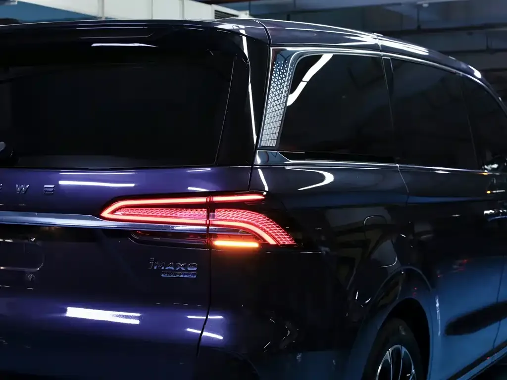 Roewe iMAX8 — фото 8