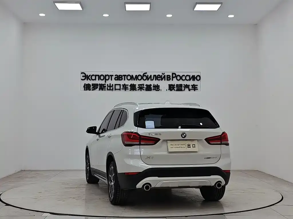 BMW X1 — фото 5