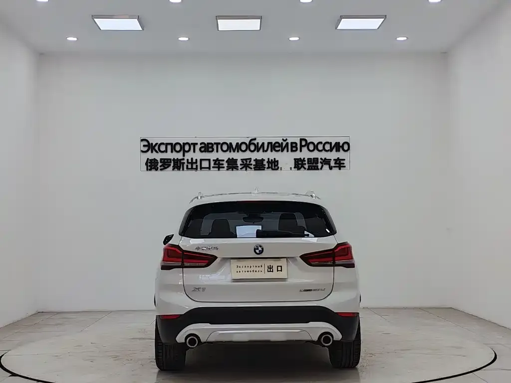 BMW X1 — фото 8