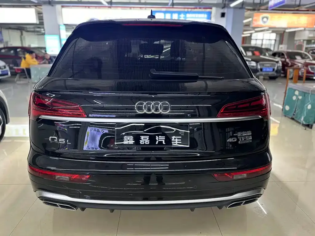 Audi Q5L — фото 2