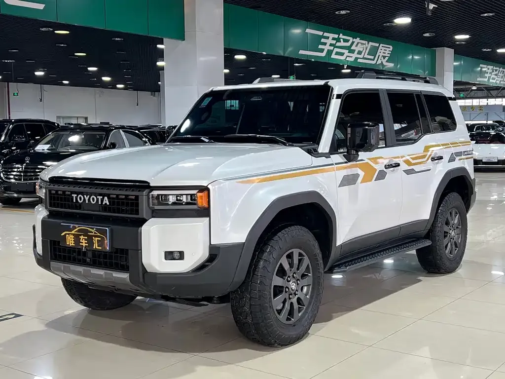 Toyota Prado — фото 1