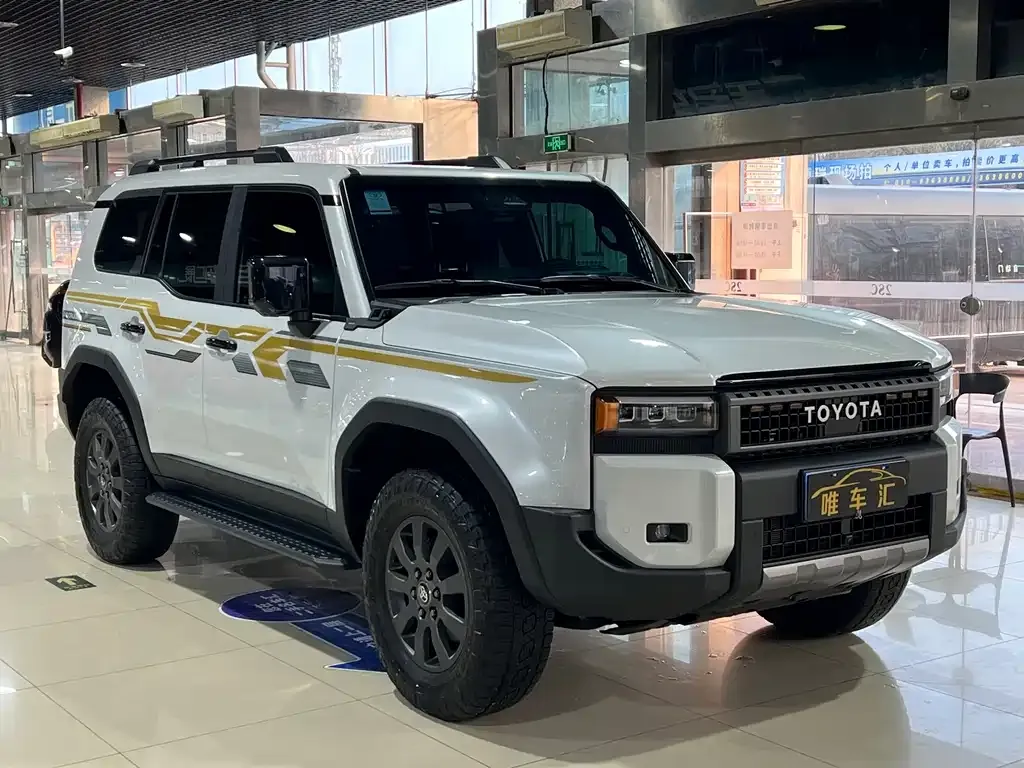 Toyota Prado — фото 10