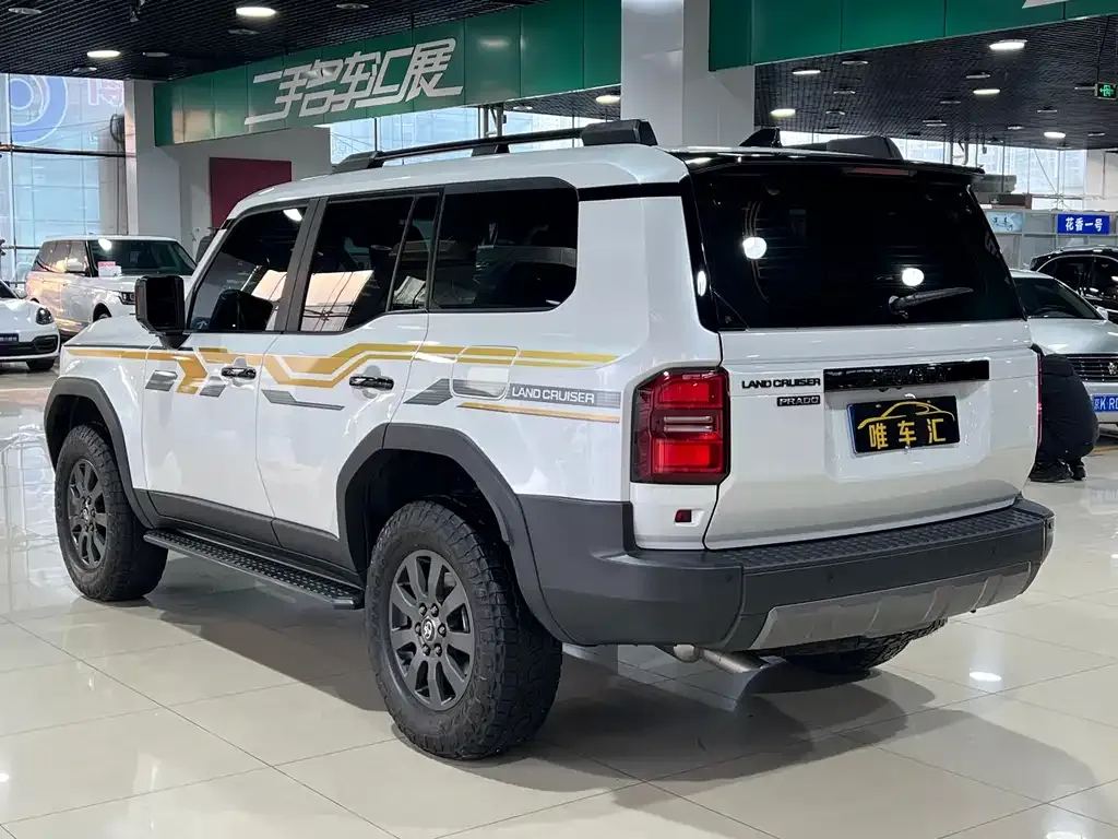 Toyota Prado — фото 4