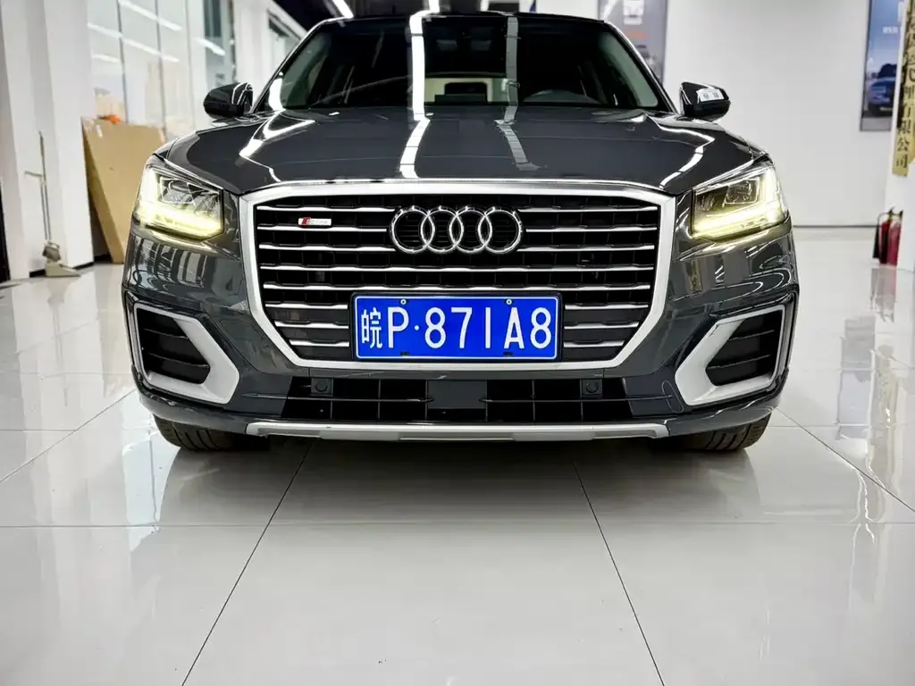 Audi Q2L — фото 2