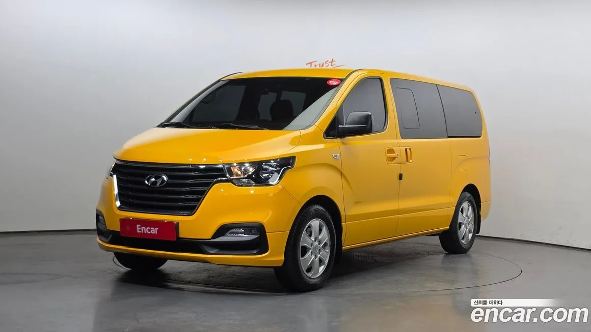 Hyundai Starex — фото 1
