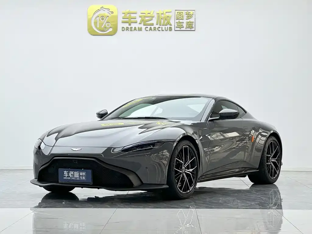 Aston Martin V8 Vantage — фото 1