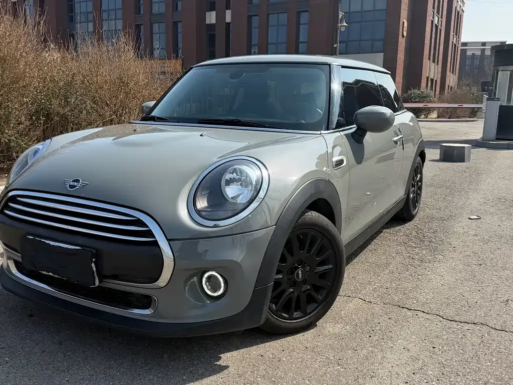 MINI Cooper (3-door) — фото 1