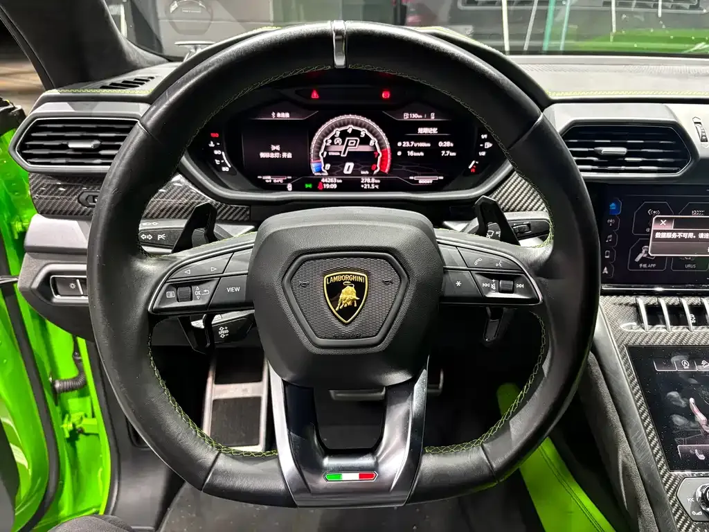Lamborghini Urus — фото 10