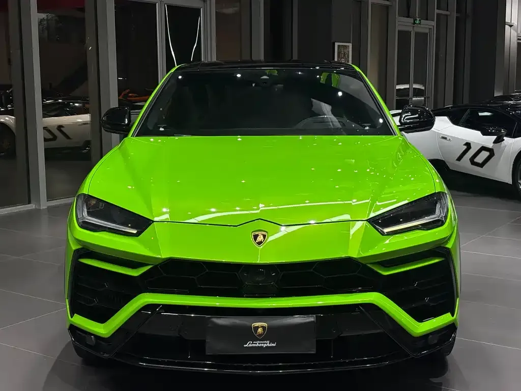 Lamborghini Urus — фото 9