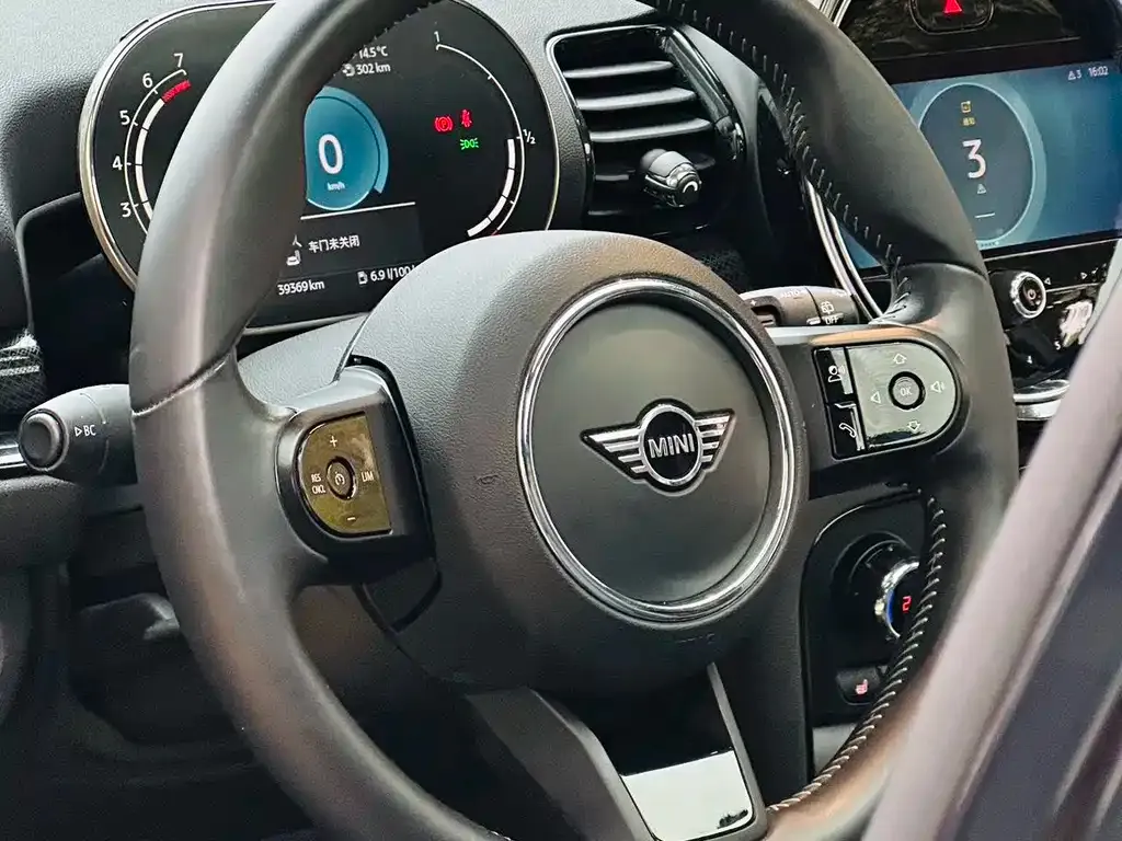 MINI Clubman — фото 2