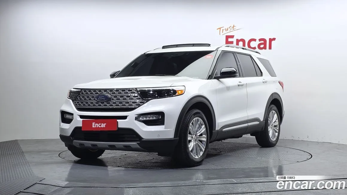 Ford Explorer — фото 1
