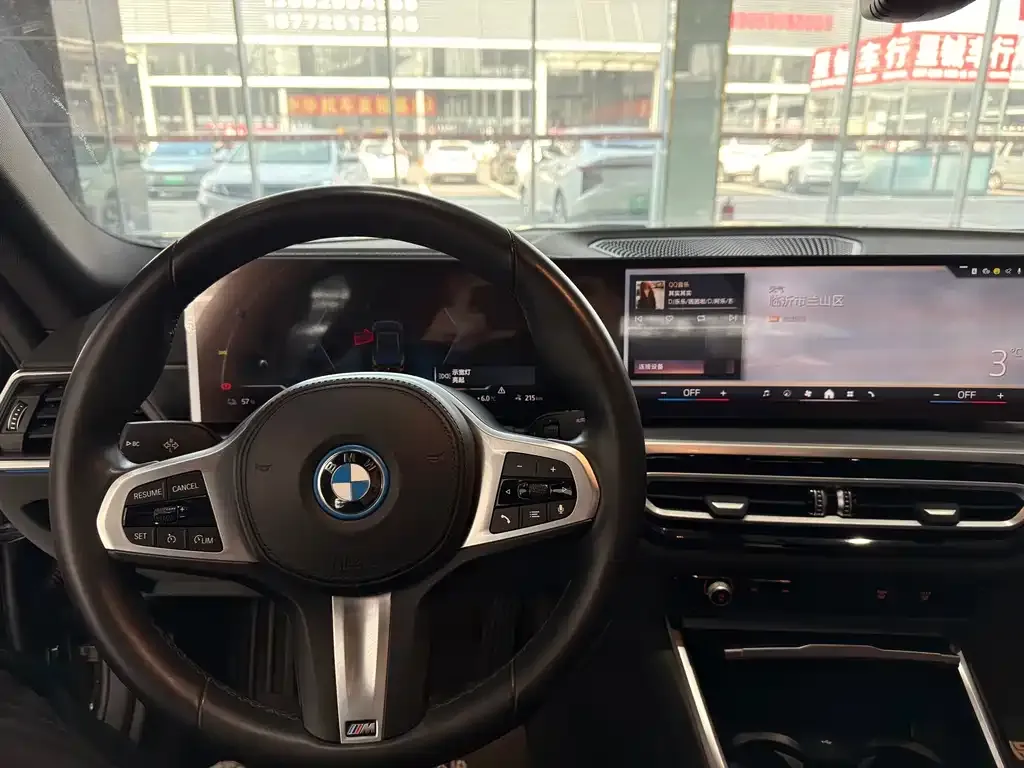 BMW i4 — фото 4