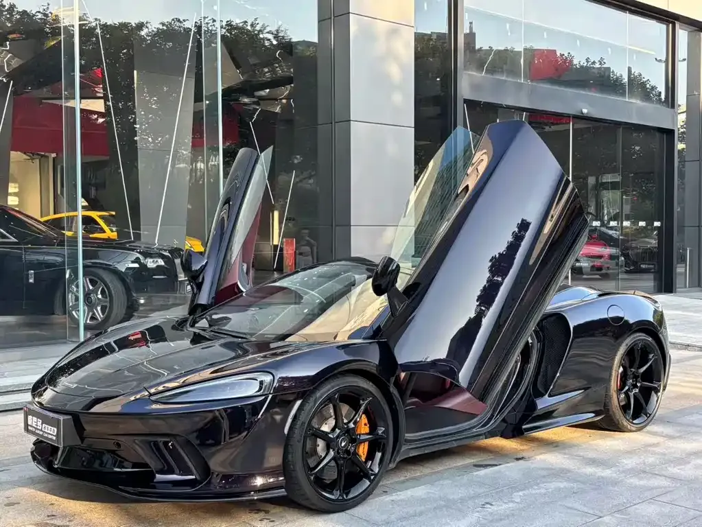 McLaren GT — фото 1