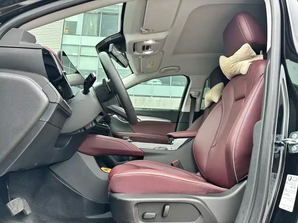 Buick Envision Plus — фото 10