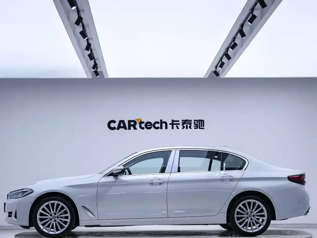 BMW 5 Series — фото 2