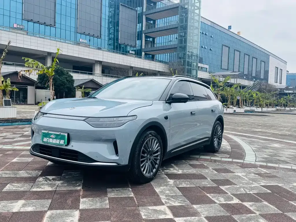 Leapmotor C11 — фото 1