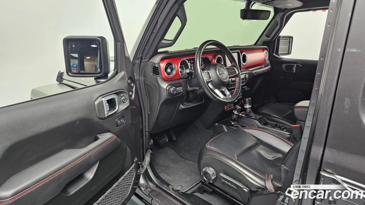 Jeep Wrangler — фото 7