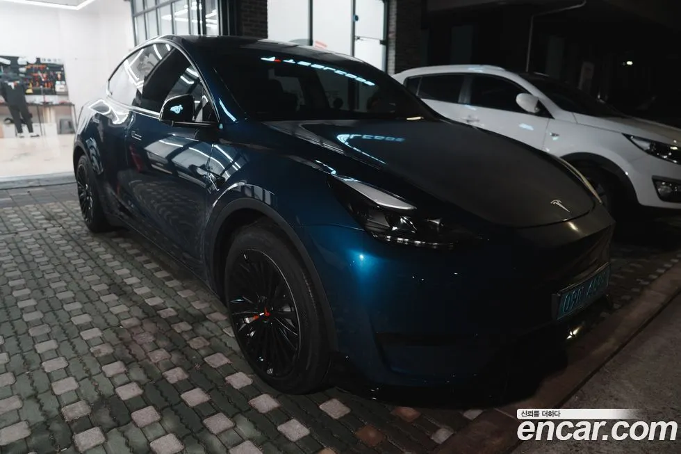 Tesla Model Y — фото 1