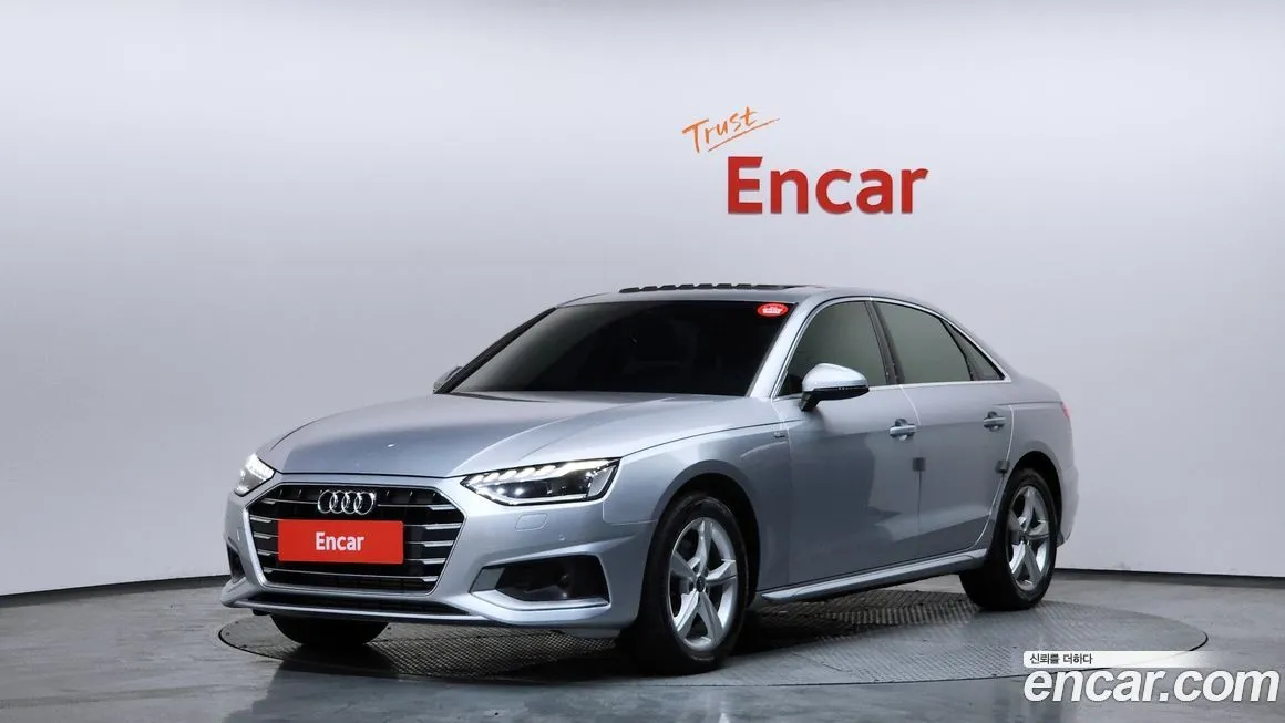 Audi A4 — фото 1