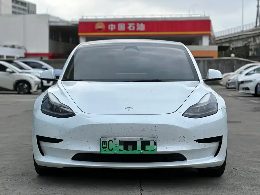 Tesla Model 3 — фото 7