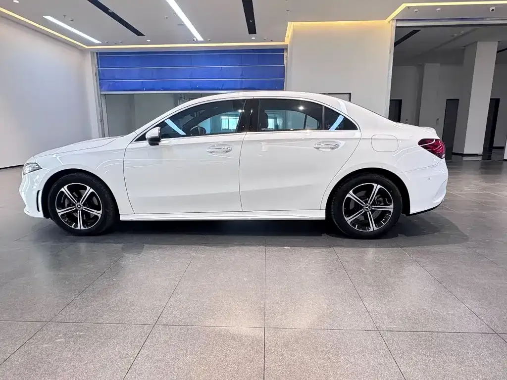 Mercedes-Benz A-Class — фото 6