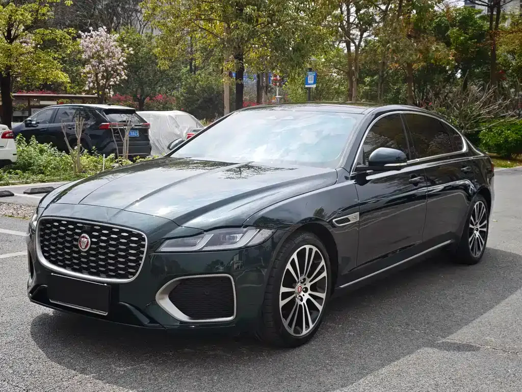 Jaguar XFL — фото 1