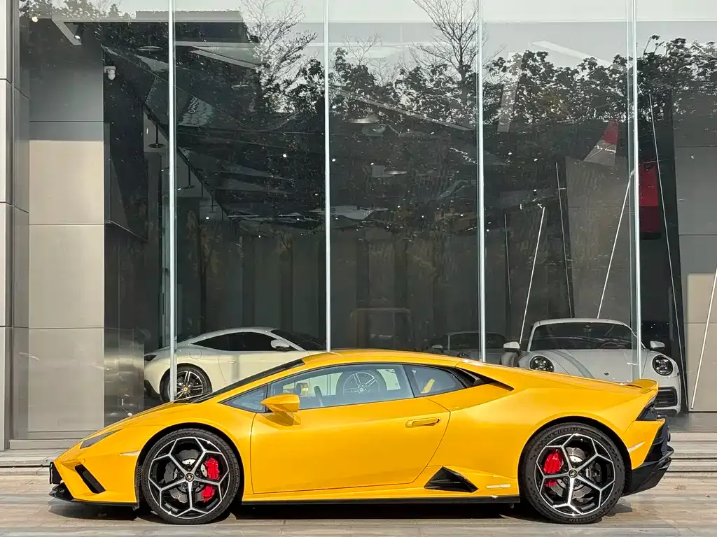 Lamborghini Huracan — фото 10