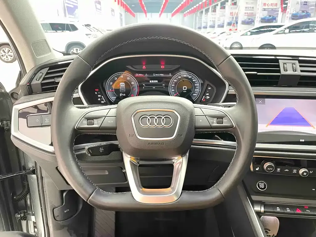 Audi Q3 — фото 9