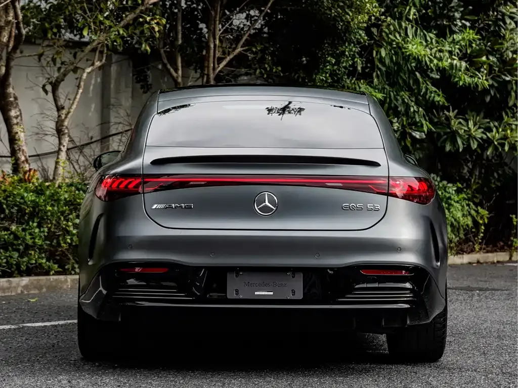Mercedes-Benz EQS AMG — фото 8