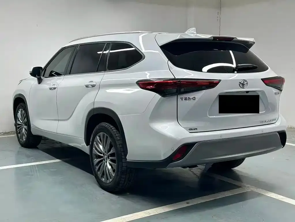 Toyota Highlander — фото 9
