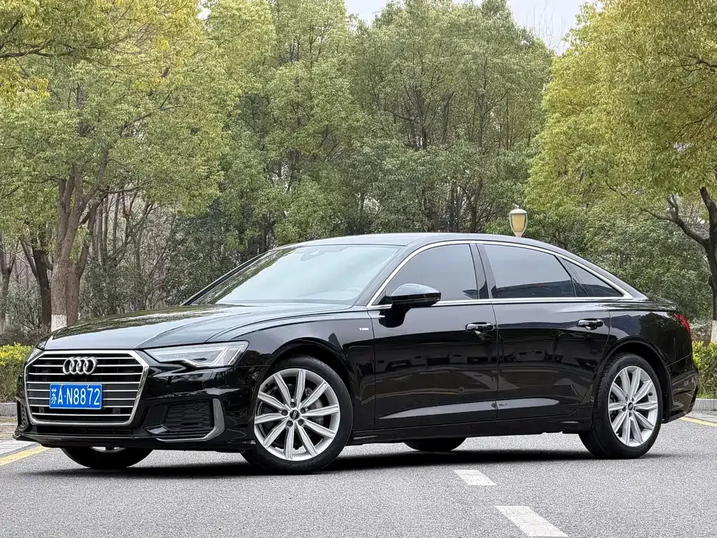 Audi A6L — фото 1