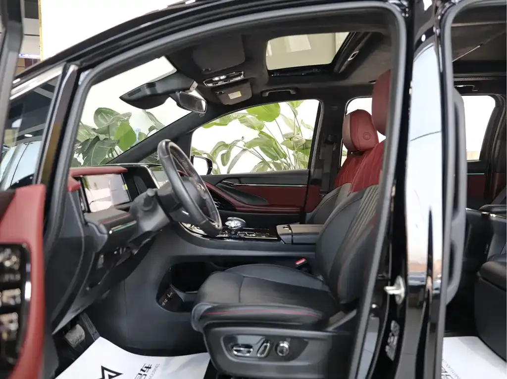 GAC Motor Trumpchi M8 — фото 9