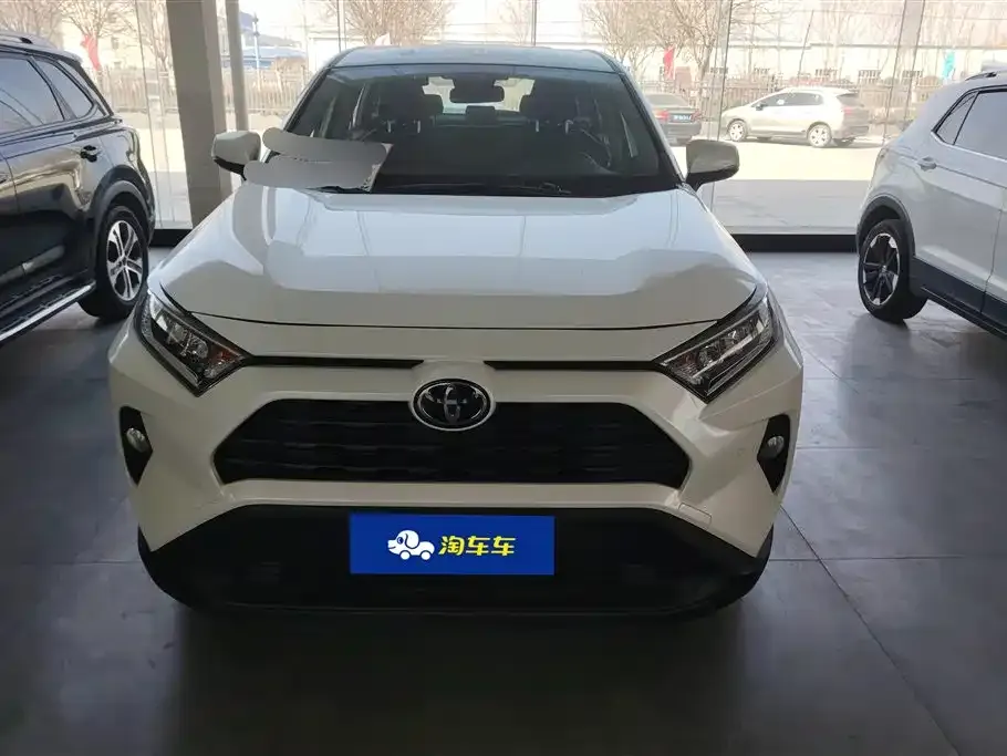 Toyota RAV4 — фото 8