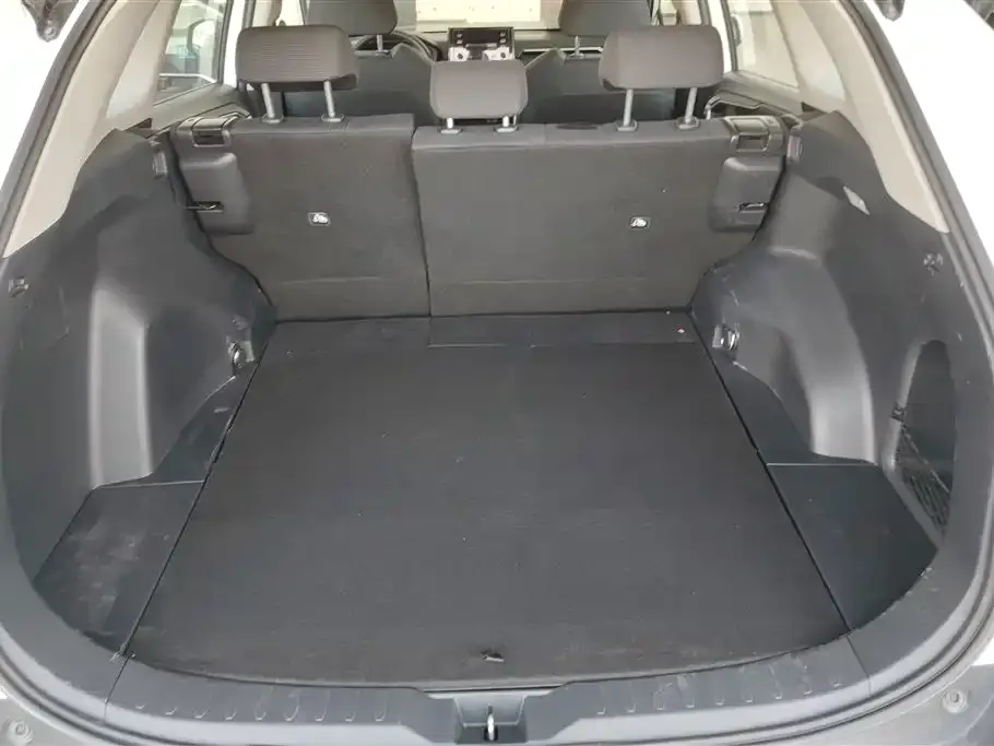 Toyota RAV4 — фото 7