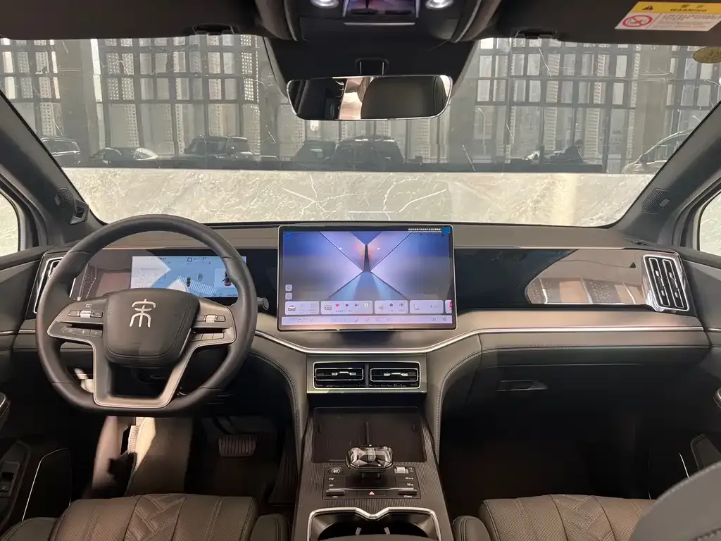 BYD L DM-i — фото 4