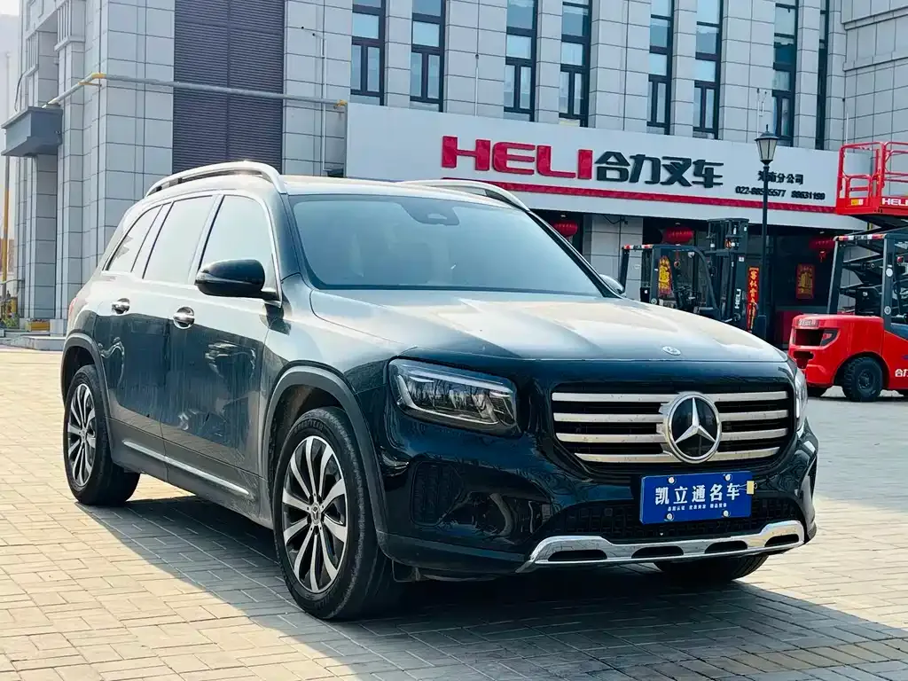 Mercedes-Benz GLB — фото 2