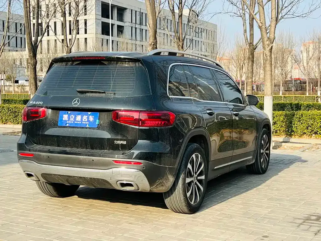 Mercedes-Benz GLB — фото 8
