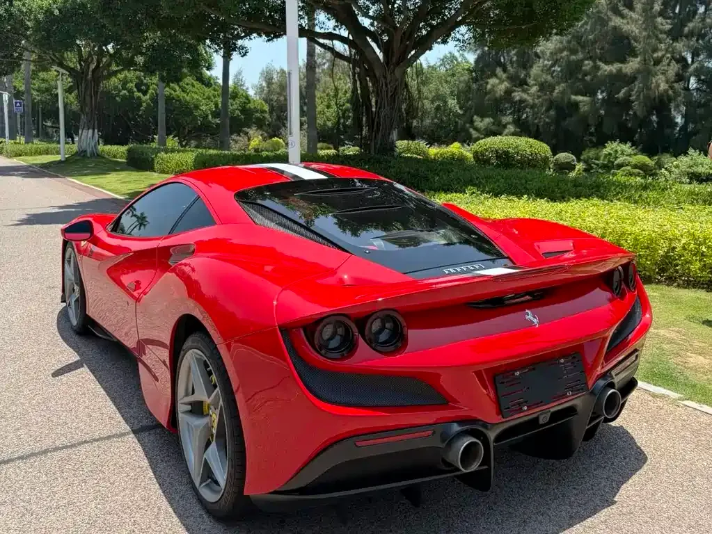 Ferrari F8 — фото 6