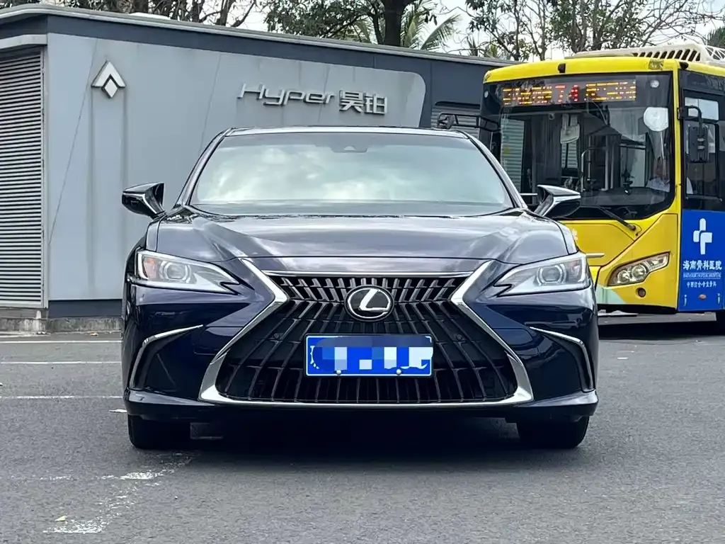 Lexus ES — фото 4