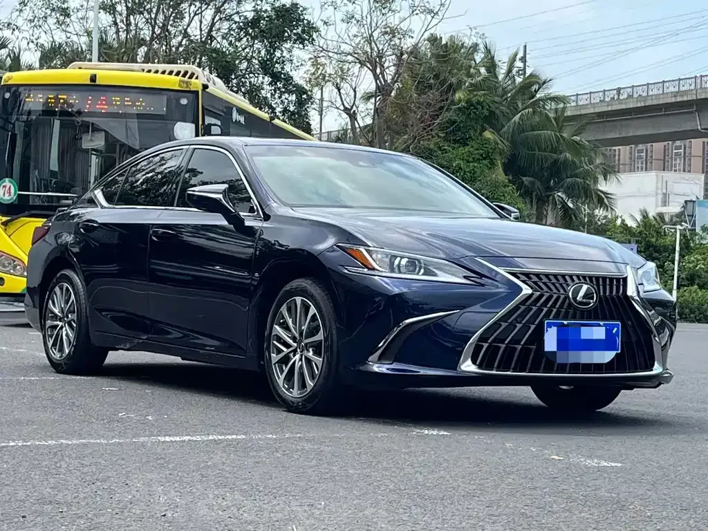 Lexus ES — фото 9