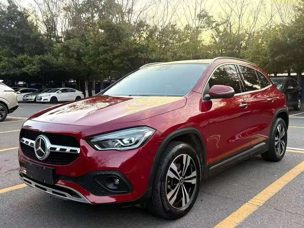 Mercedes-Benz GLA — фото 1