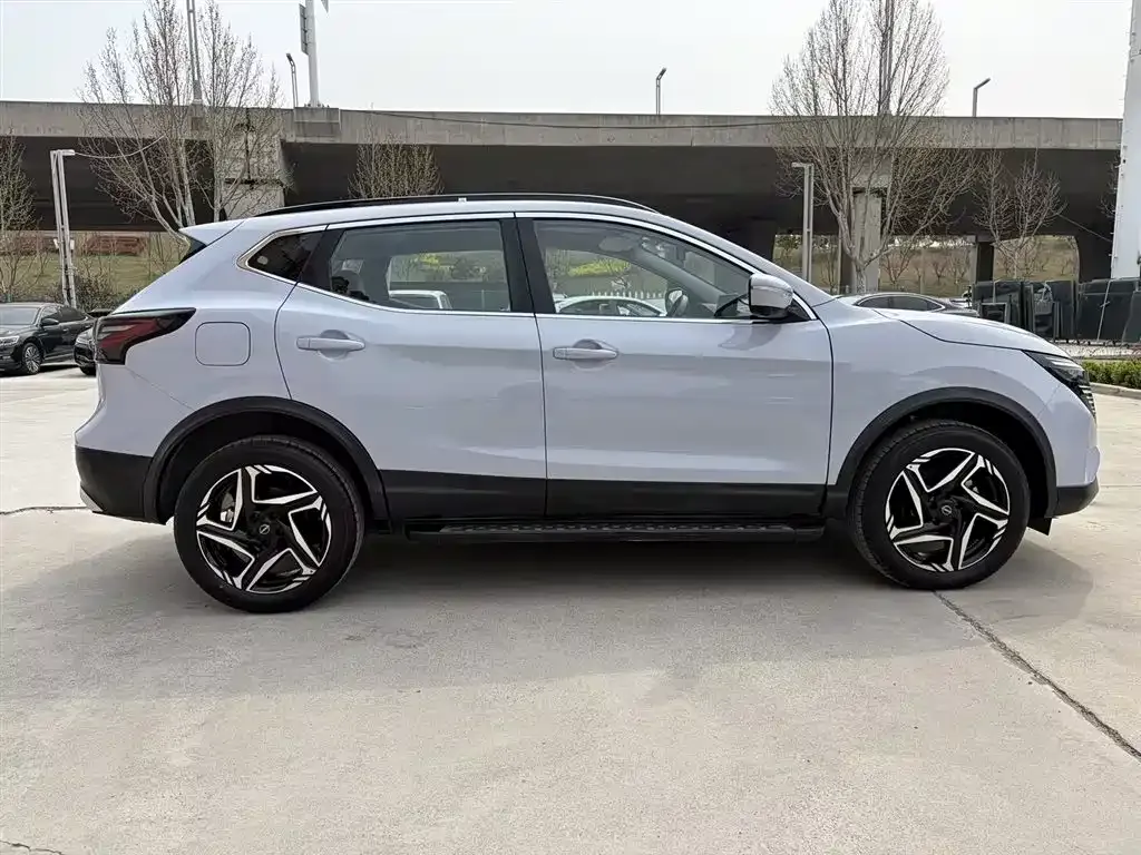 Nissan Qashqai — фото 10