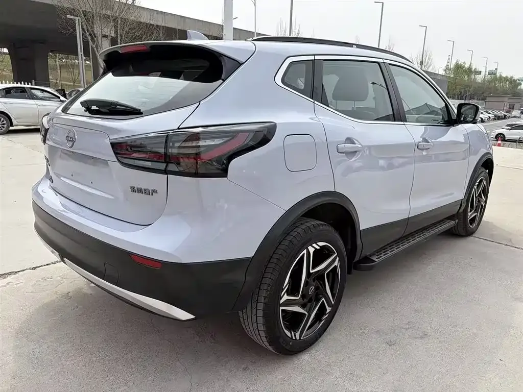 Nissan Qashqai — фото 6