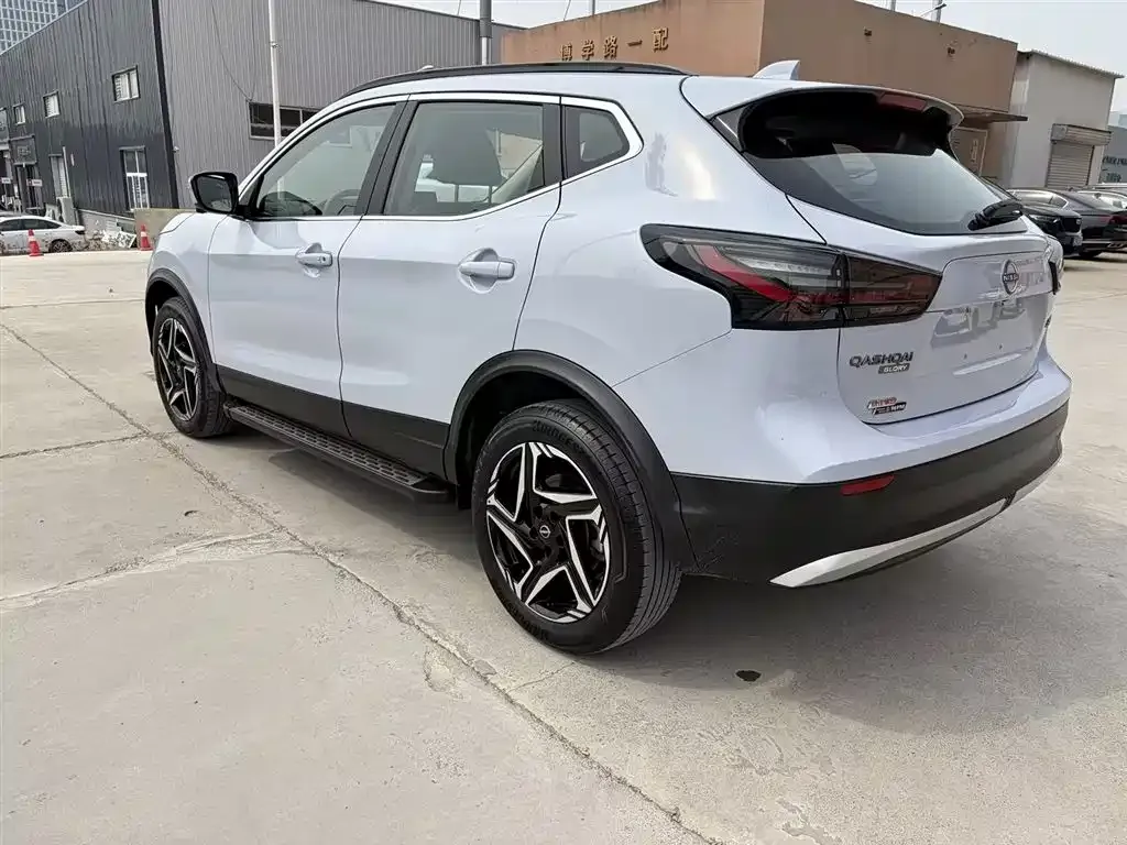 Nissan Qashqai — фото 9