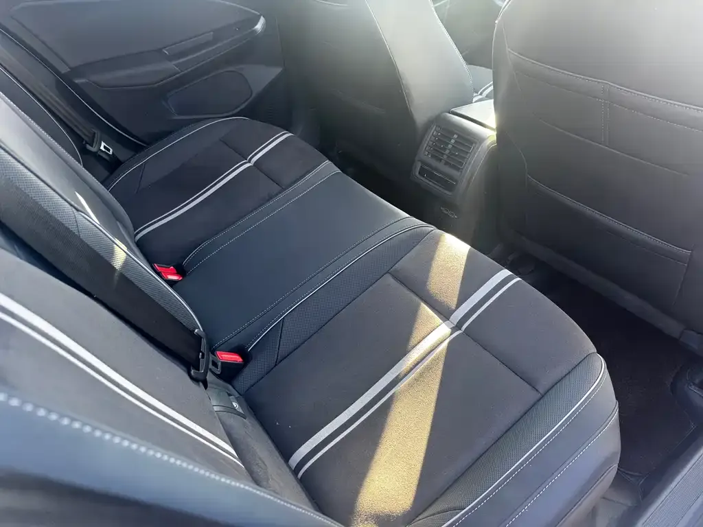 Volkswagen Golf — фото 4
