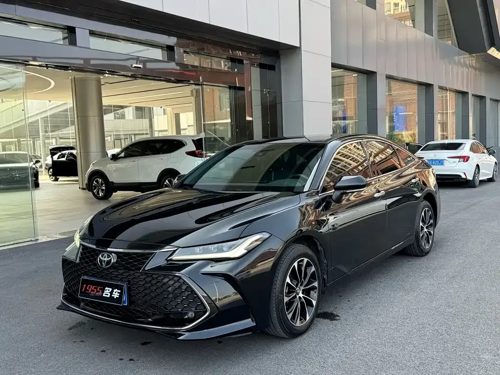 Toyota Avalon — фото 1
