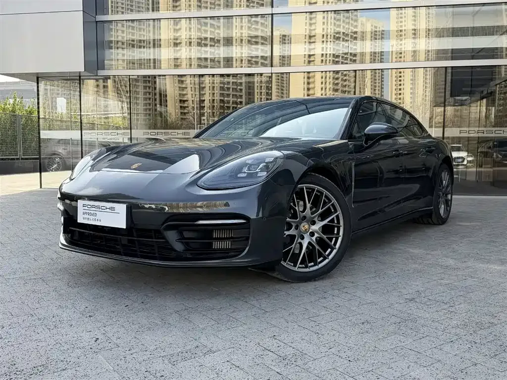 Porsche Panamera — фото 1