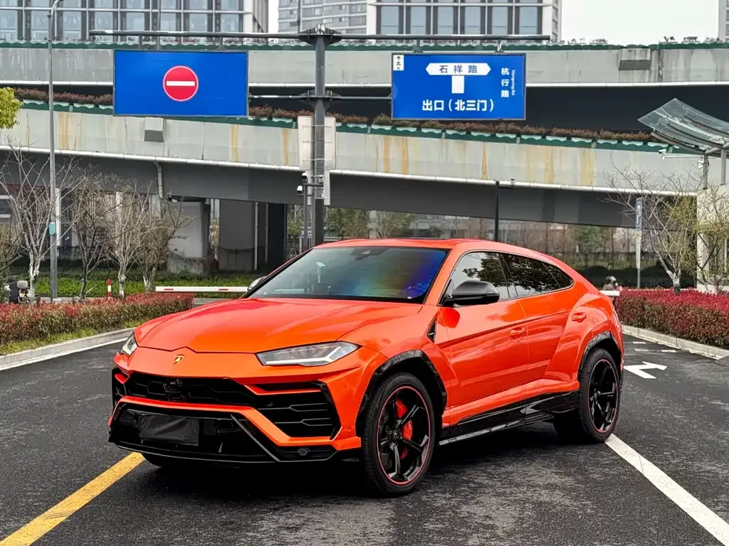 Lamborghini Urus — фото 8