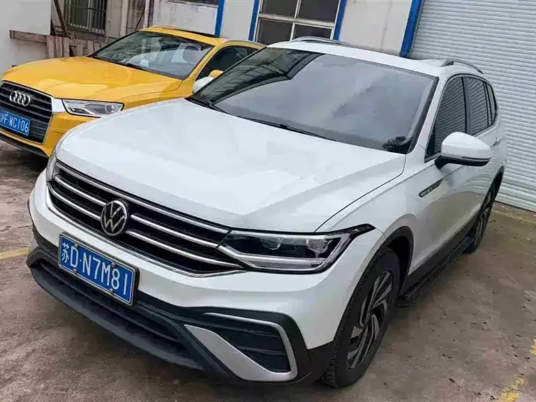 Volkswagen Tiguan L — фото 2
