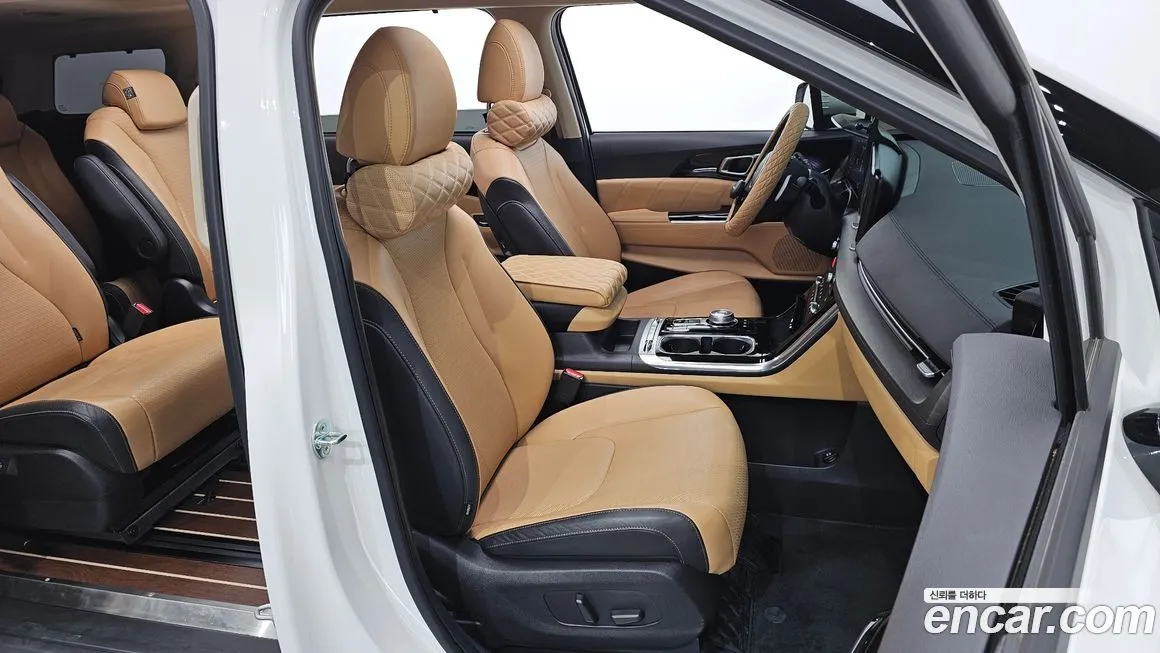 Kia Carnival — фото 10